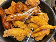 原味炸鸡和酱油鸡双拼-MI WU FACTORY米屋美食工厂餐厅(绿地店)