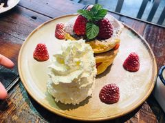 Nutella巧克力草莓松饼-MIKAKU(万达广场上海宝山店)