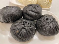 黑猪肉黑金包-李与白包子铺(桐梓林店)