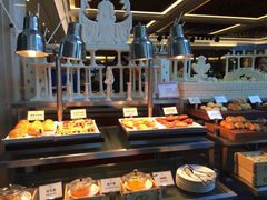 面包甜点陈列柜-东莞塘厦三正半山温泉酒店·沙利文西餐厅
