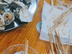 -蚝哥花姐湛江烤生蚝(美丽湾市场店)