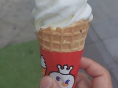 -蜜雪冰城(万达广场外B号门门口外集装箱店)