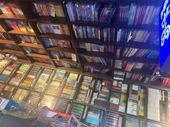 -钟书阁(松江泰晤士小镇店)