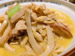 土家腊肉煨山笋-吃饭皇帝大土家民族菜(正大广场店)