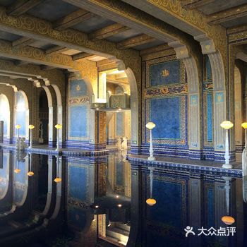 一号公路上，有海滩，有小镇，有村庄，当然还有古堡