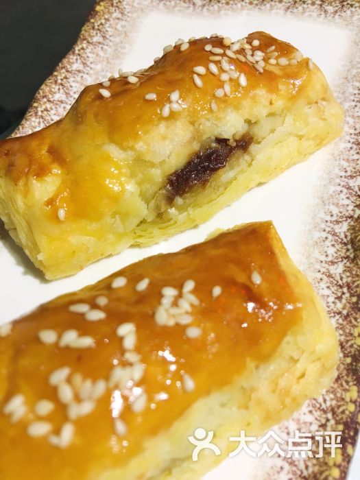 黑凤梨花粤楼(鲁能城店)蜜汁叉烧酥图片 - 第1张