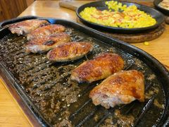 料理烤焦香翅中-老东镇啤酒屋海鲜加工·蒸汽海鲜·海鲜烧烤(台东店)