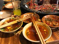 -黄潇洒老火锅(九眼桥宏济巷店)