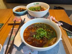 -呷佬·长沙手工米粉(金沙江路店)