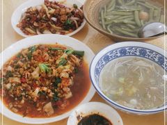-茅屋大酒店