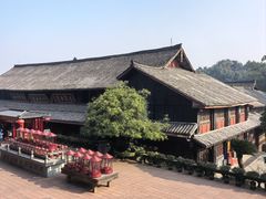 -峨眉山报国寺