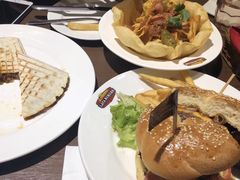 -拉亚汉堡经典餐厅(商城路店)