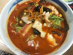 -花馬肆.云南过桥米线(汉神购物广场现场熬汤店)