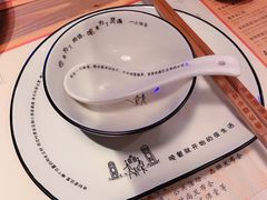 -胡桐里音乐酒馆(孝南店)