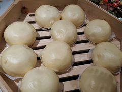 广式豆沙包-渝半城经典川粤菜(重庆天地店)