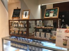 面包甜点陈列柜-闻道万巷咖啡馆(南大街地铁站店)
