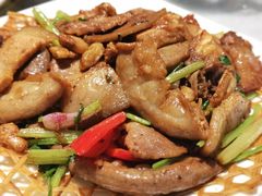 充满肉汁的大鸡腿子-五稻厨房粤西菜(新闻店)