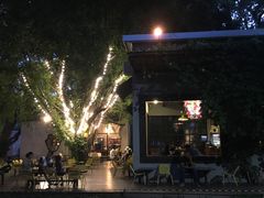 -莓园冰淇淋店