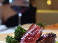 煎和牛牛柳配土豆泥，西兰花和味噌芥末黄油-Jean Georges