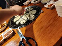 -仨仨米炭火烤肉