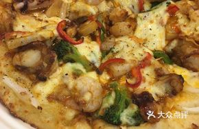 Mango Shrimp Pizza with Cheese Flavor