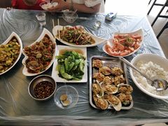 -覃记海鲜美食餐厅