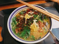 -云阿蛮云南生烫牛肉米线(奉贤路店)