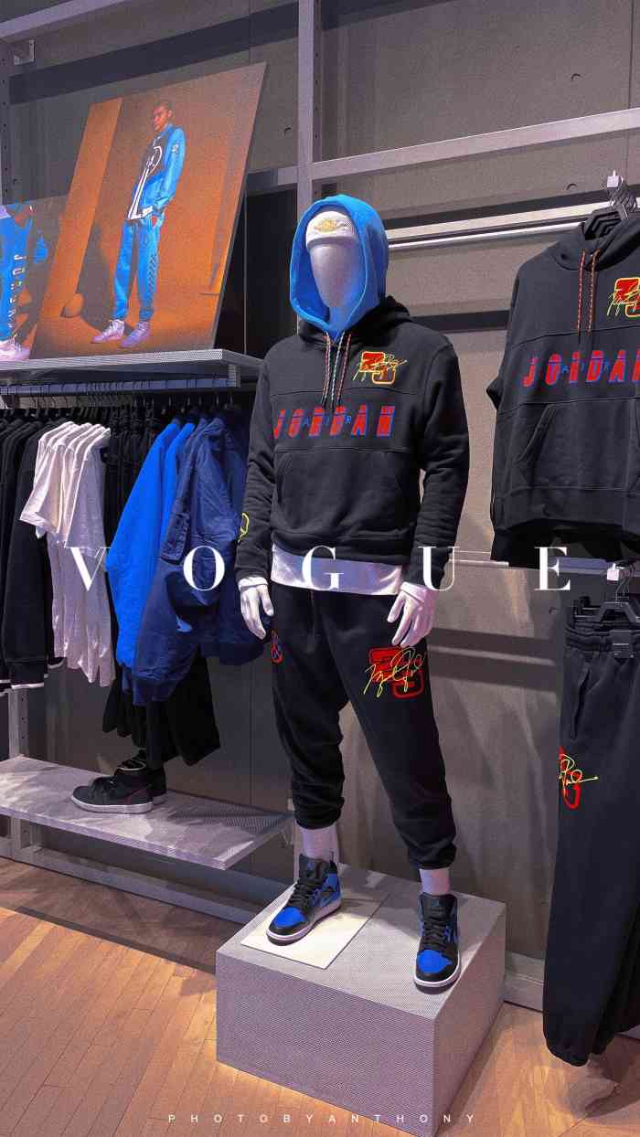 airjordan(青岛万象城店)-"位置:万象城四楼万象城店aj打卡!进店.