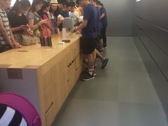 Apple Store, Causeway Bay(希慎广场店)-Apple 零售店(Causeway Bay)