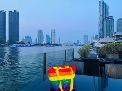 -曼谷湄南河畔华美达广场酒店