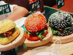 -DEEP·深美式餐吧(五棵松华熙LIVE店)