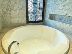 -上海虹桥西郊假日酒店