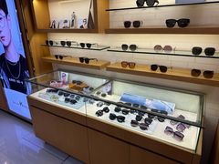 -光明眼镜·蔡司授权(徐泾店)