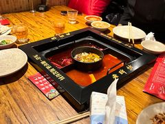 -老牌坊云南鱼豆花火锅(爱建店)