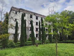 -四川汶川特大地震漩口中学遗址