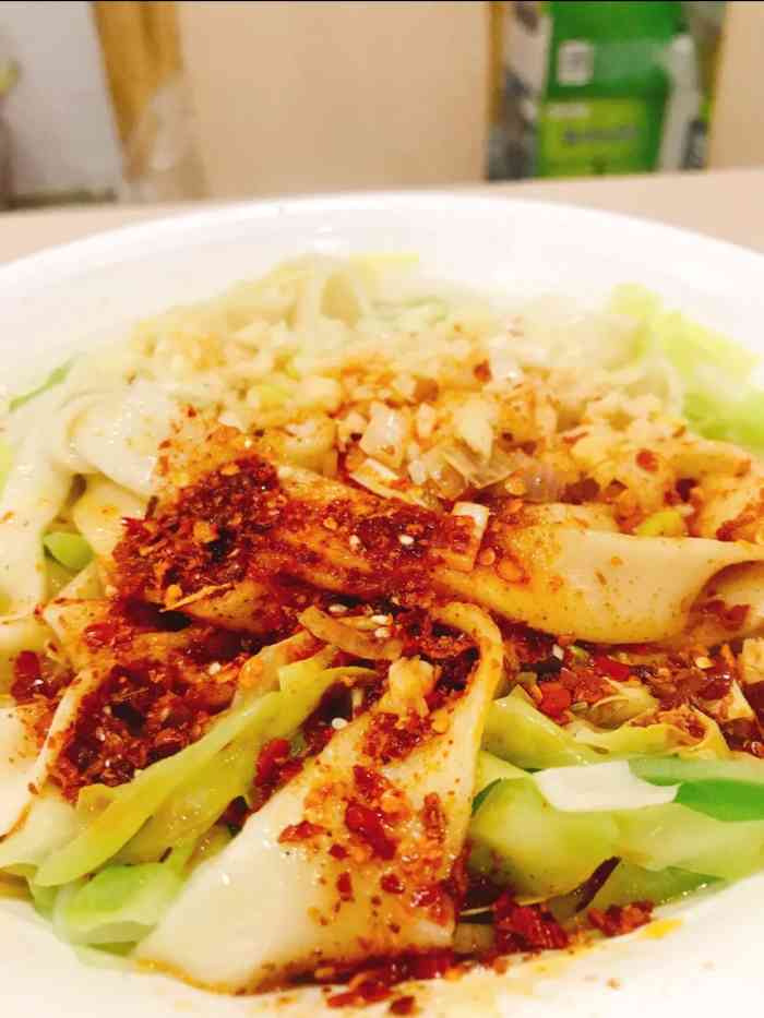 油泼面鸡公煲(育才街店)-"「正宗陕西油泼面」「特色鸡公煲」「素拼」