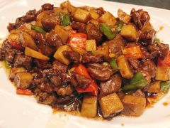 杏鲍菇炒小牛肉-杭州海华满陇度假酒店