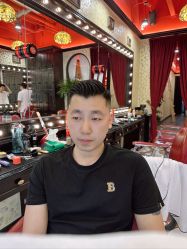 -东方先生国潮男士理发馆