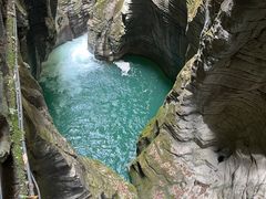 -蝶舞清江·恩施地心谷景区
