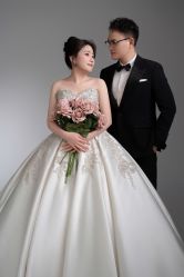 -雪中彩影婚纱摄影·微光艺术中心