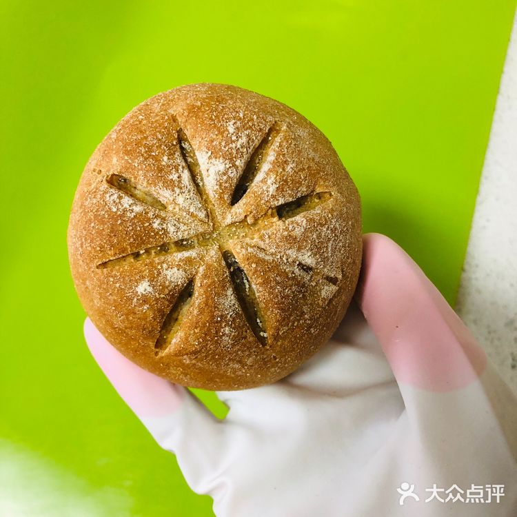 全麦紫薯金枪鱼欧包