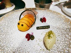 蜂蜜菠萝慕斯配开心果冰淇淋-Le Bistrot de Racine