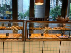 面包甜点陈列柜-Dough&Joe团憩(瑞虹天地月亮湾店)