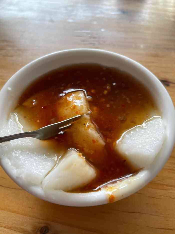 打分   /人 哈哈,陆丰最经典的碗粿,从两毛一碗吃到2块五一碗,真的是