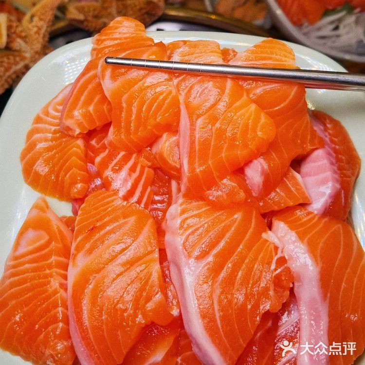 人均100+的海鲜牛排烤肉自助，瞬间实现各种自由