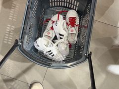 -唯品会(北京国瑞城店)