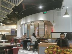 大堂-还是那家•秘制活鱼现烤•香辣美蛙(独墅湖邻里中心店)