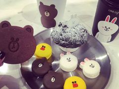 -LINE FRIENDS Garosu-gil Flagship Store