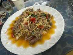 酸笋炒牛肉-金螃蟹