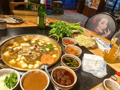 -顶顶汤火牛排火锅·经典铜锅涮肉